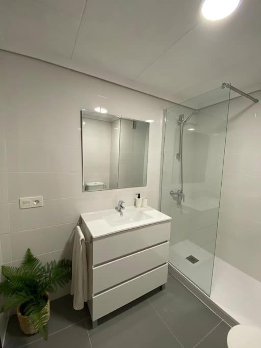Apartamento En Benicasim Con Piscina Lägenhet Benicàssim Exteriör bild