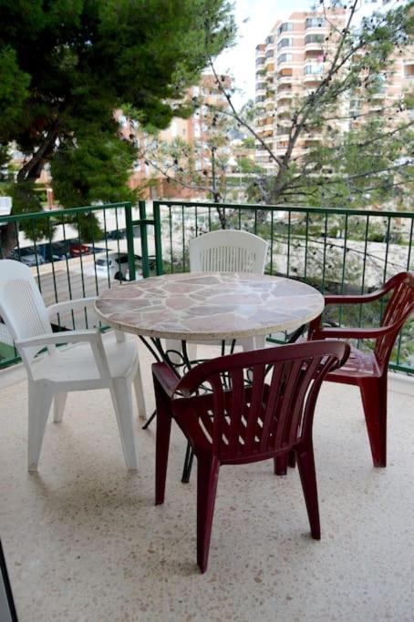 Apartamento En Benicasim Con Piscina Lägenhet Benicàssim Exteriör bild